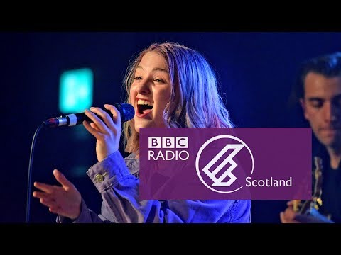 Be Charlotte - Do Not Disturb (The Quay Sessions)