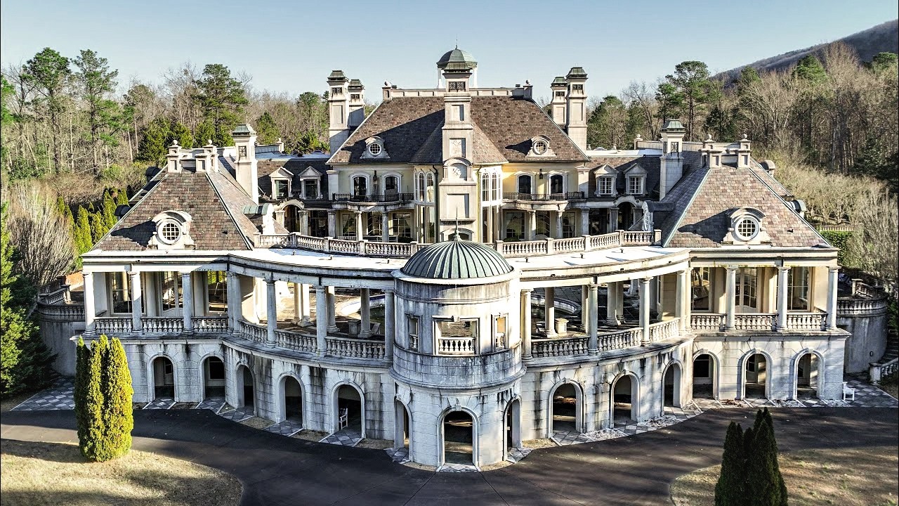 Abandoned Mega Mansions Worth 100$ Millions Left Behind