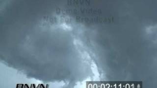 preview picture of video '5/8/2004 Severe Storm Footage and rapid rotation under a wall cloud.'
