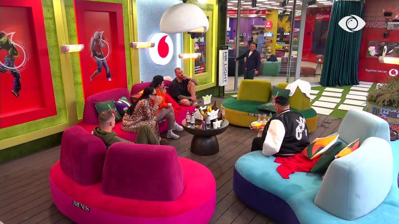 Vetëm 3 pompa/ Banorët ndajnë cigaret dhe kapsulat e Lori Caffe