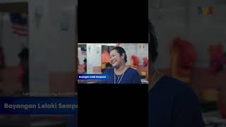 Download lagu Jaga sikit pandangan. Gerun kita tgk. Gaya makcik mcm nk 'ngap' je dia tu. #BayanganLelakiSempurna mp3