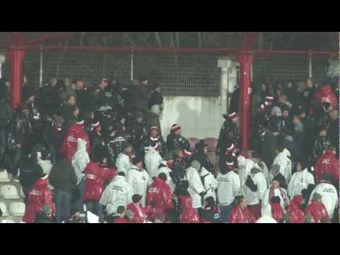 Polonia - Legia - Zadyma na Kamiennej (full HD)
