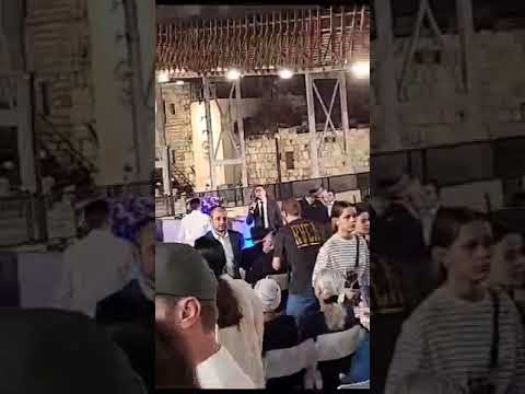 Yaakov Shwekey at the Kotel  #israel #jewishvibes  #jewishpride