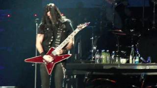 Ozzy Osbourne - Shot in the Dark/ Gus G. Guitar Solo - Scream Tour &#39;11 - Minneapolis