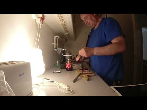 MongoTV_12759 - Min Frokost - RUGBRØD Med LEVERPOSTEJ og RØDBEDER