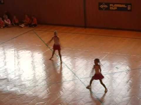 Mažoretky Elité Babies- Ája Konečná a Lenička Pitronová Duo 2011