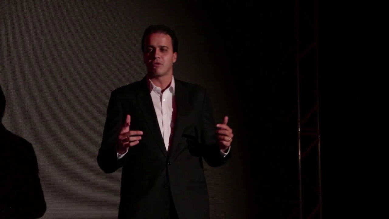 Uma dica aos jovens que entram no mercado de trabalho | Lucas Gonzalez | TEDxNovaLima