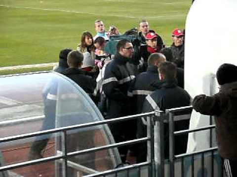 Entrée des joueurs lyonnais pour l'entraînement d'avant-match pour Boulogne-Lyon
