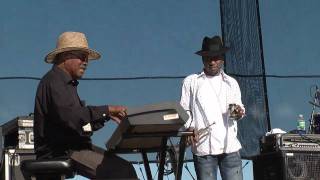 Modmobilian.com: Kermit Ruffins & the Barbecue Swingers Live at Pensacola's Deluna Fest 2010