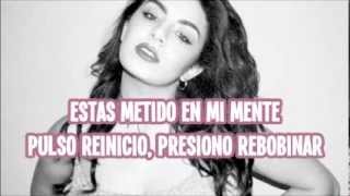 Charli XCX - Caught in the Middle (Traducida / Letra en Español)