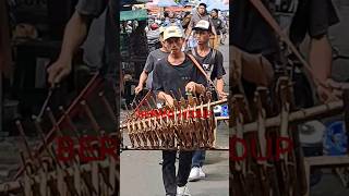 Download lagu PENGAMEN INI BERANI DATANG #viral #shortvideo #fypシ #holiday #viralvideo #malang #pengamen #fyp mp3