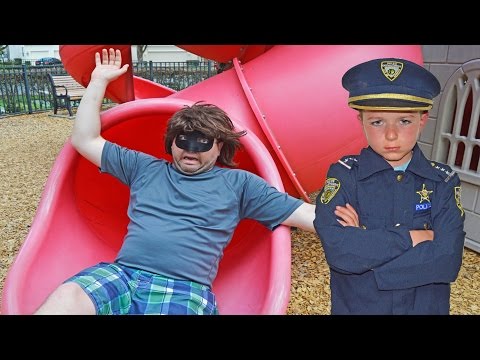 Little Heroes Ryan and Smalls Protect the Park