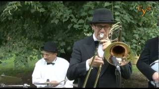preview picture of video 'Struttin' with Some Barbeque - Moscow City Jazz Band'