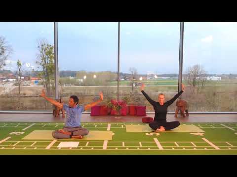EMBRACE THE MOMENT YOGA mit Jirawat & Johanna - ONLINE KURSE - ONLINE FITNESS