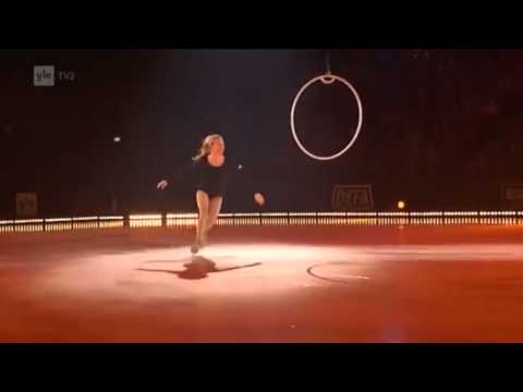 Art on Ice 2013 - Leona Lewis - Fireflies - Emmanuelle Bulinari