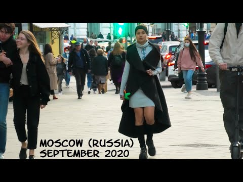 Walking Moscow (Russia): beautiful Russian women on city streets. September 2020. No comment