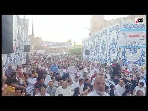 الآلاف يرددون تكبيرات العيد بساحة مسجد عمر بن عبد العزيز ببنى سويف