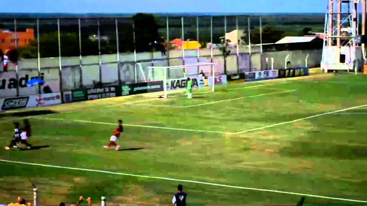 Melhores momentos do zagueiro Patrick Borges.