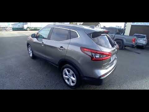 Nissan Qashqai PANORAMIC ROOF 1.2 SV **1 OWNER** 4 - Image 2