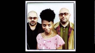 Morcheeba vs. Layzie Bone - Connectin' The Plots