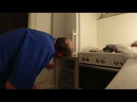 MongoTV_12346 - Drikker En God ABRIKOS Sodavand Fra NETTO Sent FREDAG AFTEN og SNAKKER