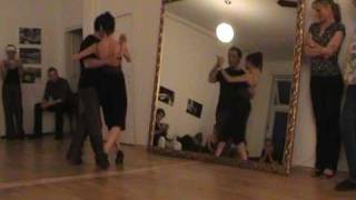 Video thumbnail for Tango Argentino clase Karin Solana y Gustavo Vidal 19.05.2009