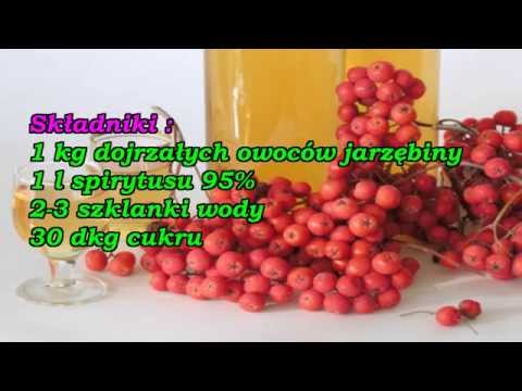 Lecznicza nalewka z owoców jarzębiny.