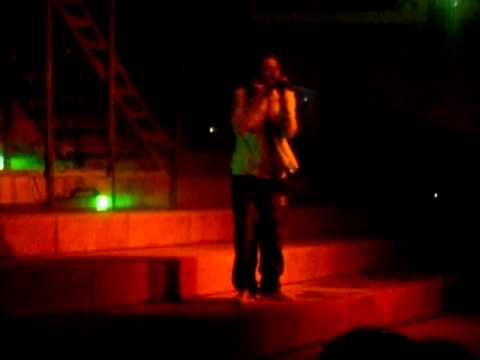 Daz Sampson performing "Out of Touch" and "Teenage Life" in Portugal.