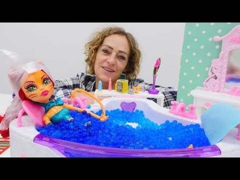 Spielspaß mit Nicole und Monster High -  Ein Termin für die Haarpflege