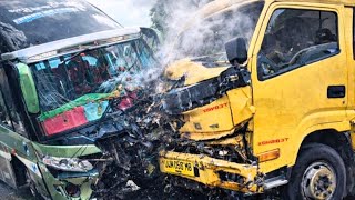 Download lagu Tabrakan Brutal di jalinsum , Bus Truck Mengalami Ringsek #viral #truck #bus mp3 Download lagu Tabrakan Brutal di jalinsum , Bus Truck Mengalami Ringsek #viral #truck #bus mp3