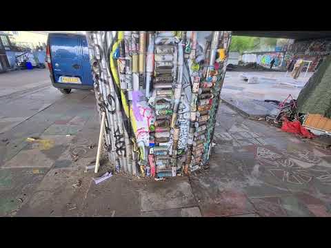 Graffiti cycle tour East London ( Stratfor ) Canal junk stop