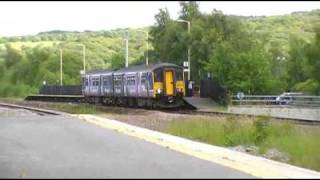 preview picture of video 'Typical Saturday Afternoon at Mirfield Station'