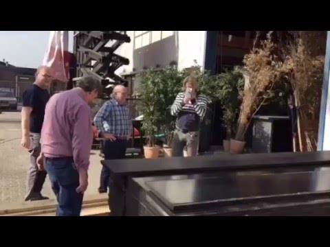 A Stage for VRIJ ZIJN