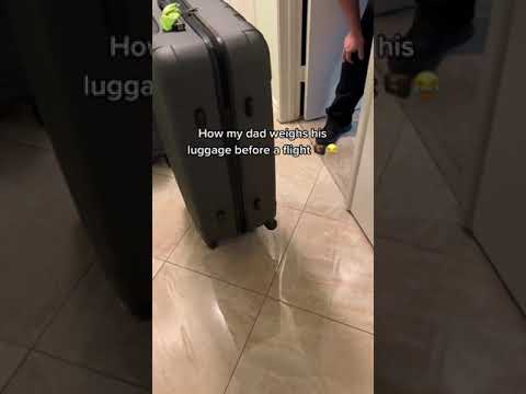 HOW TO: Weigh your luggage before a flight ✈️😂 #shorts #mitu #vacation