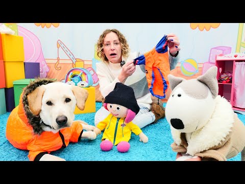 Spielspaß für Kinder. Nicole und Smarta gehen mit ihren Hunden Gassi. Spielzeug Video auf Deutsch
