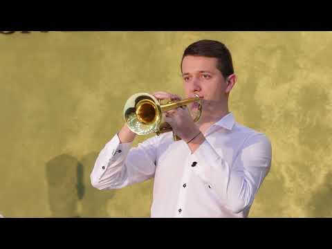 Nou 2018 Formatia NADIS Salon Zamca Suceava - Hora de mana