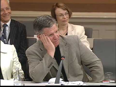 Peter Pedersen föreslår något som tar forskarna på sängen