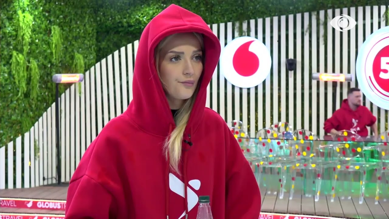 Isha me sytë te ty, e pashë…/ Selin bisedon me Mirin, teksa ai tregon se si e lagu Kristi me ujë