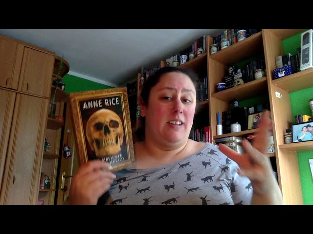 Vídeo relacionado con El sirviente de los huesos (Ficción)