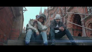 Videoklip AnDess - Motýľ (ft. Hoodini & Dominika Mirgová) s textom piesne