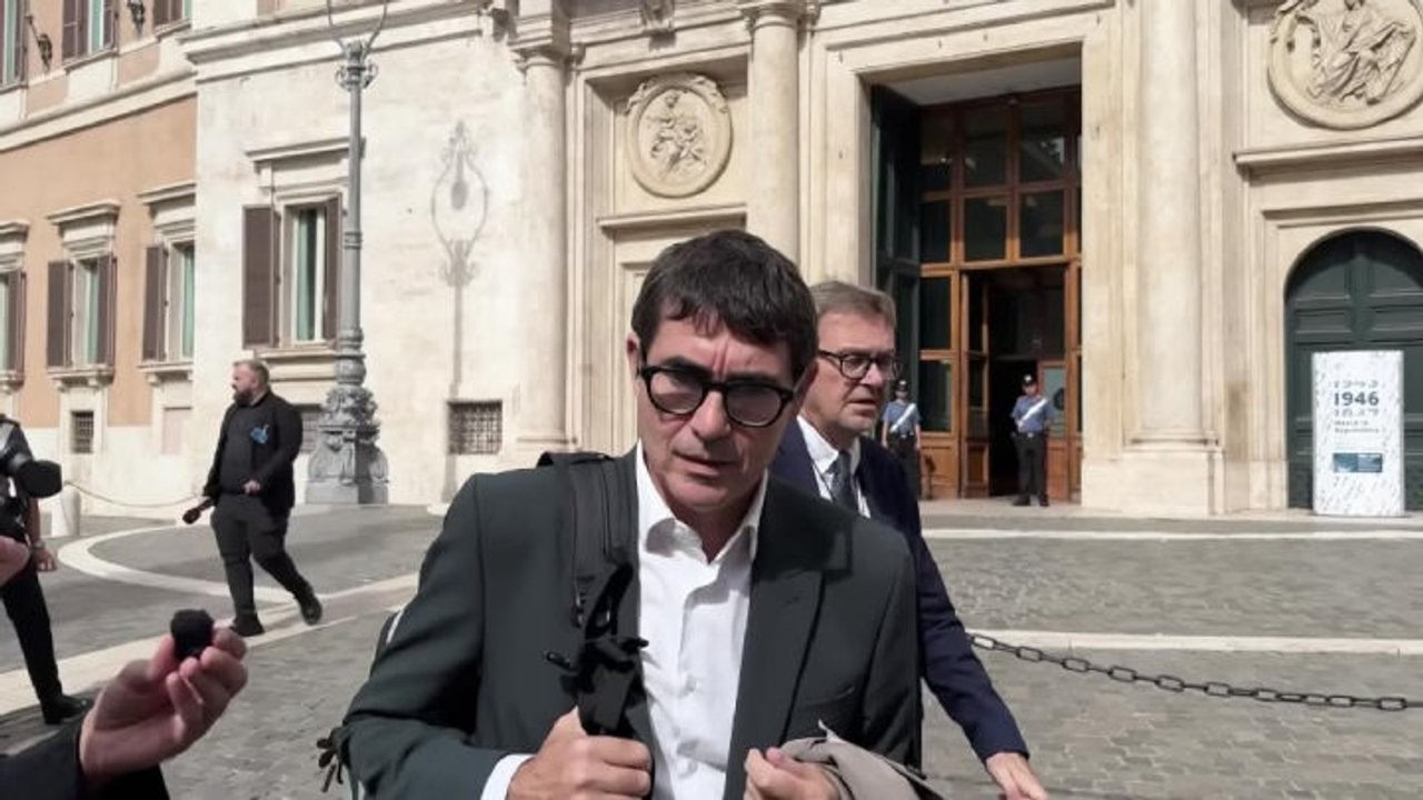 Fratoianni: Legge elettorale incostituzionale, una vergogna cambiare Repubblica in questo modo