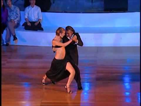  Roberto Herrera  and  Silvana Capra  are  dancing  to  the  tango  "  La Cumparsita  "  at  Taipei Tango Festival  in  2008