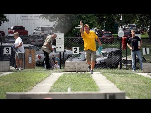 Horseshoe Pitching - YouTube