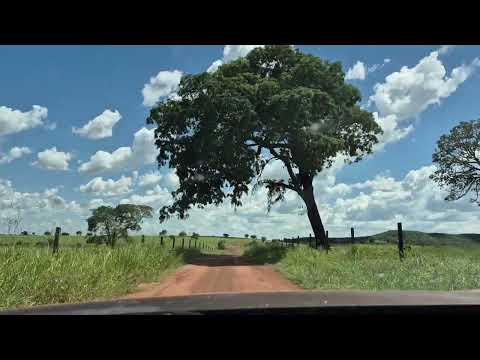 Estrada de terra em Campina Verde -MG