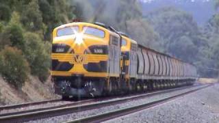 preview picture of video 'Australian Railways; EMD's down under; Three 567's, a full load and a 2% grade'