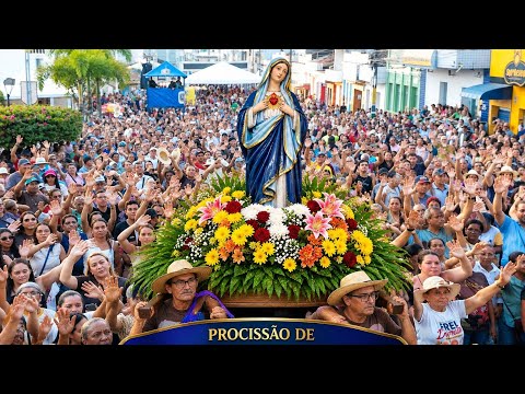 FIES LOTAM AS RUAS DE SÃO JOAQUIM NA PROCISSÃO DA MÃE DAS DORES.