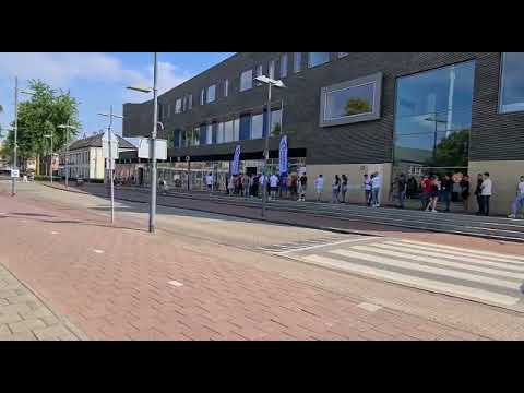 Jeugd in de rij voor sneltest in Helmond