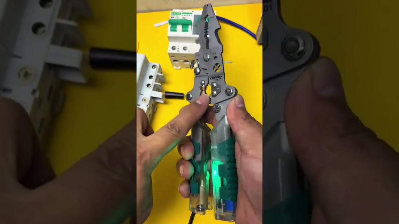 Multifunctional Foldable Wire Cutting, Splitting, Measuring And Stripping Pliers For Electricians