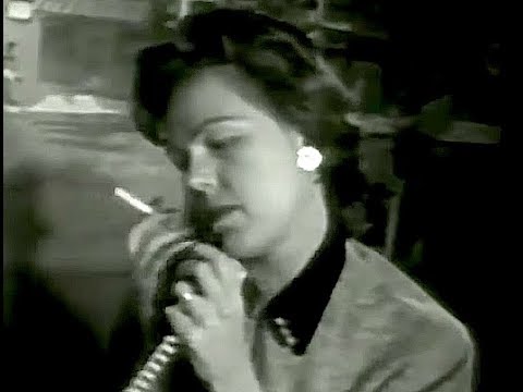 1950年代の映画監督が贈る、両親の悲哀に満ちた人生観 (1950s Filmmaker Presents A Sad View Of His Parents' Lives)