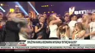 (2012.05.06 TVP INFO) Drużyna Kamila Bednarka wygrała „Bitwę na głosy"